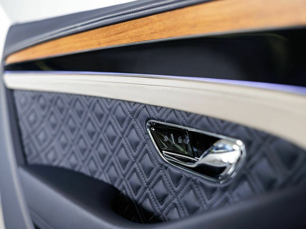 Bentley Continental 2023