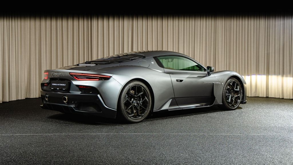 Maserati MC20 2022