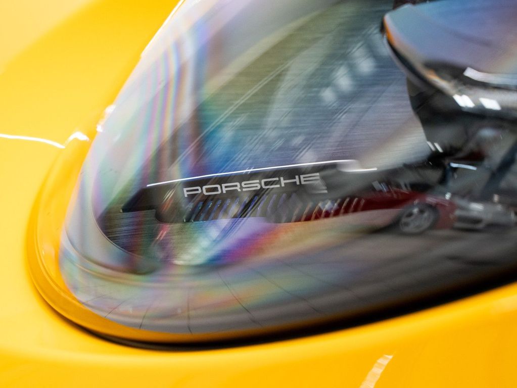 Porsche 992 2025