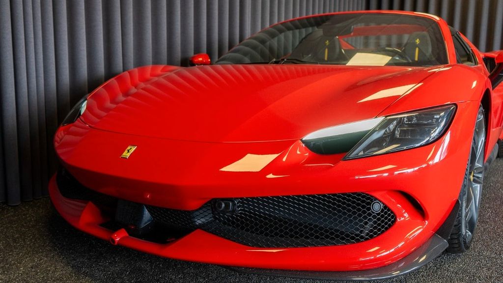 Ferrari 296 GTS 2025