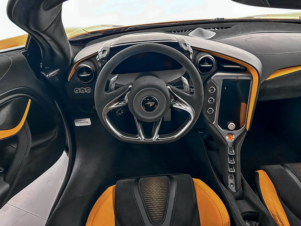 McLaren 750S 2025