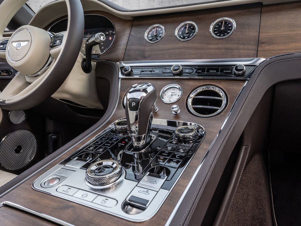Bentley Continental GTC 2025
