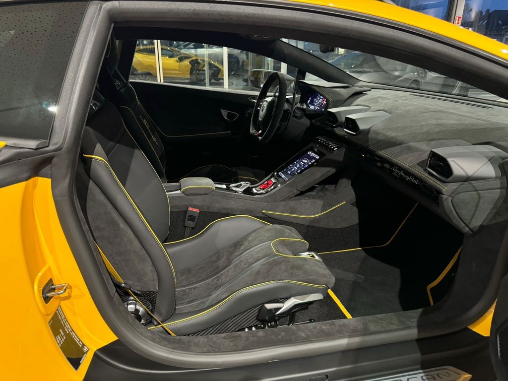 Lamborghini Huracán 2025