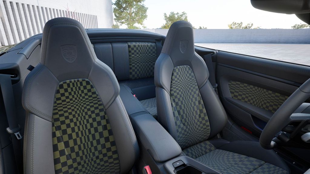 Porsche 992 2025