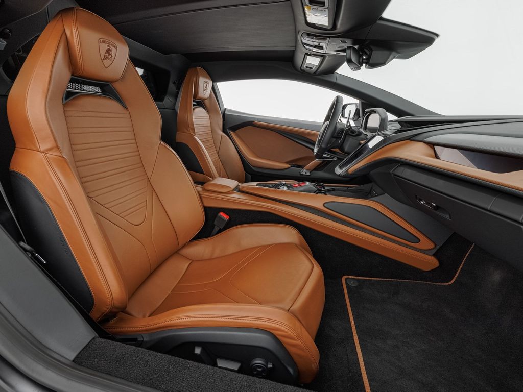 Lamborghini Revuelto 2024