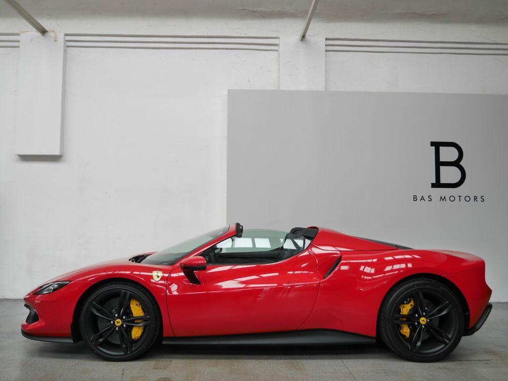 Ferrari 296 GTS 2025