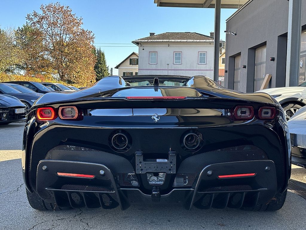 Ferrari SF90 2024
