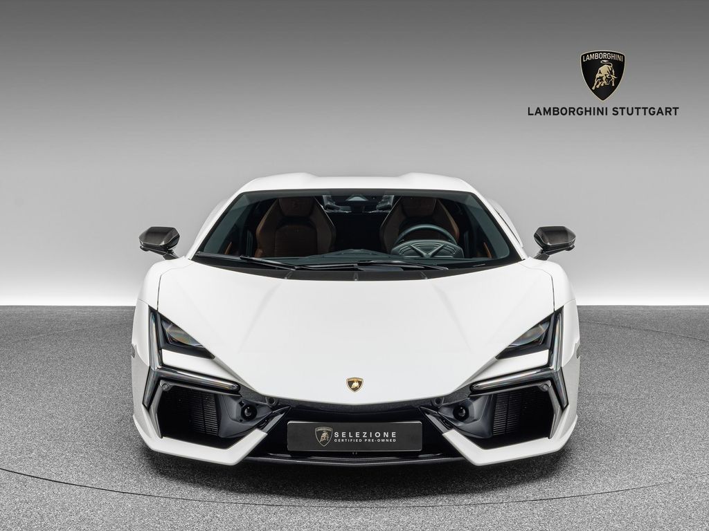 Lamborghini Revuelto 2024