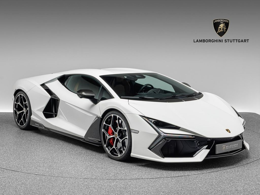 Lamborghini Revuelto 2024