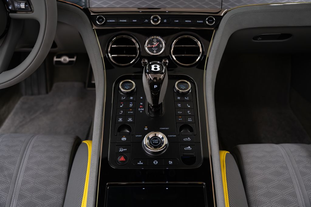 Bentley Continental GTC 2024