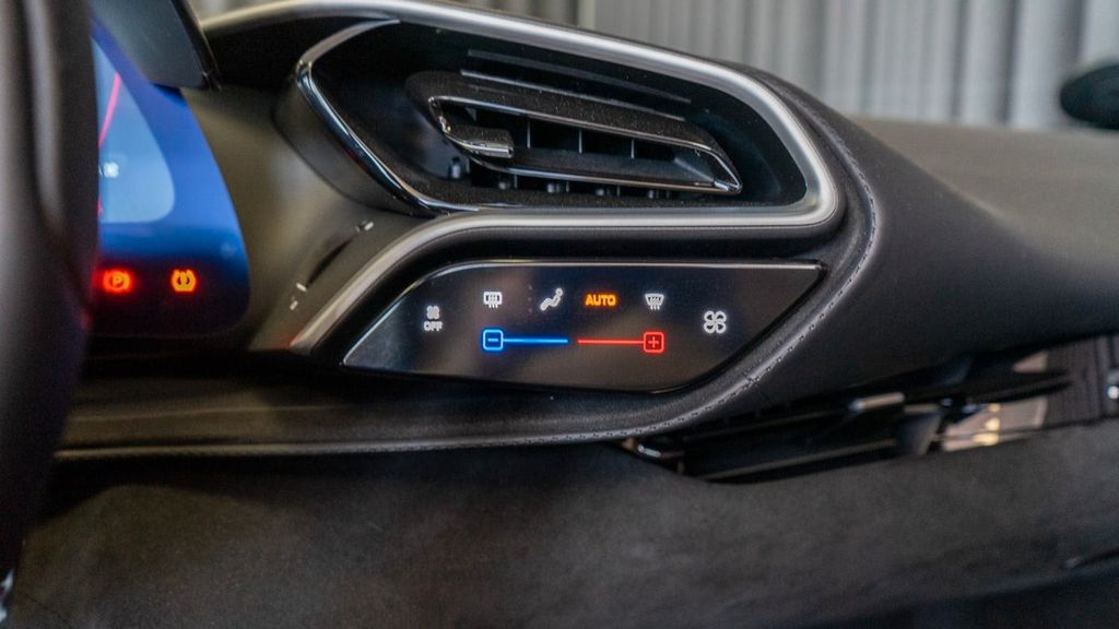 Ferrari 296 GTS 2025