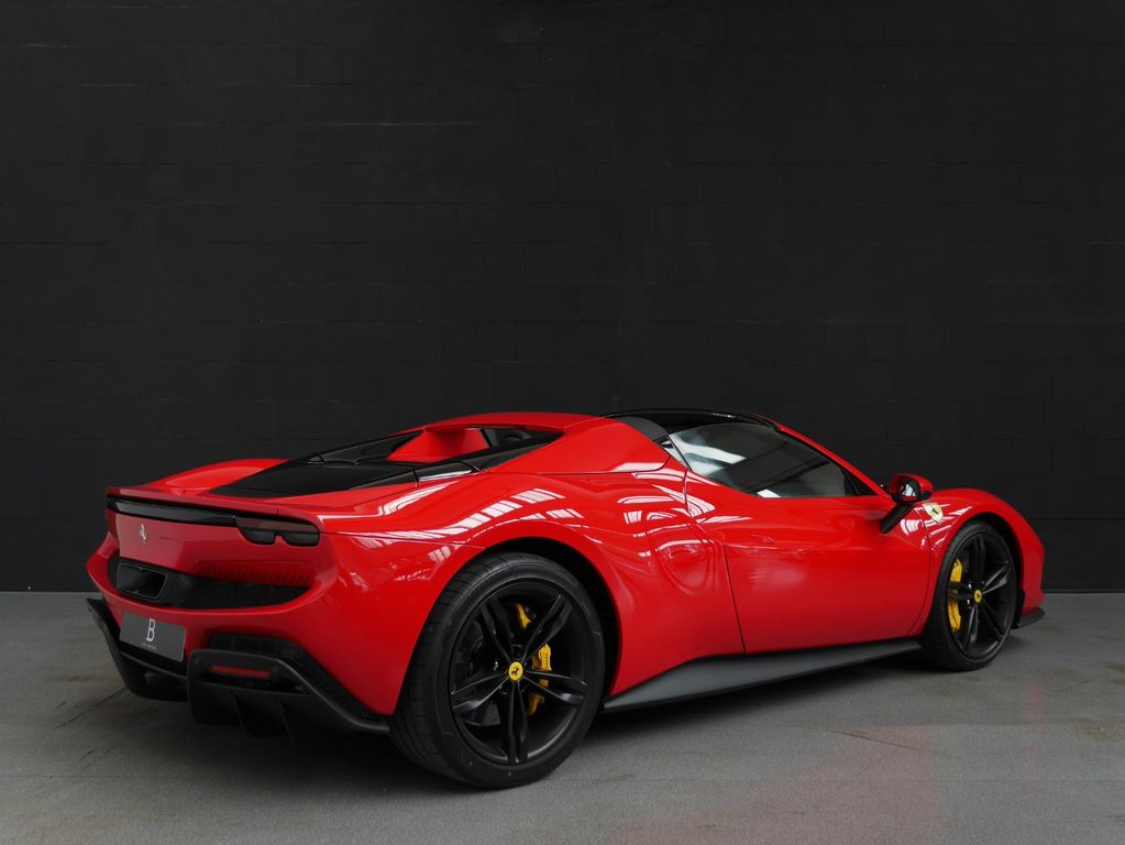 Ferrari 296 GTS 2025