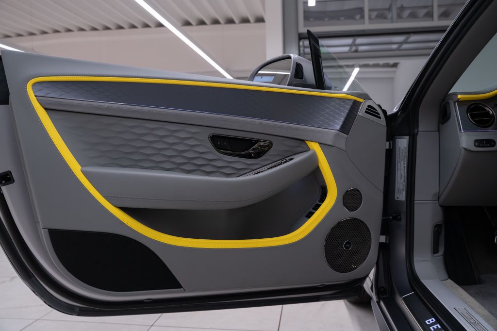 Bentley Continental GTC 2024