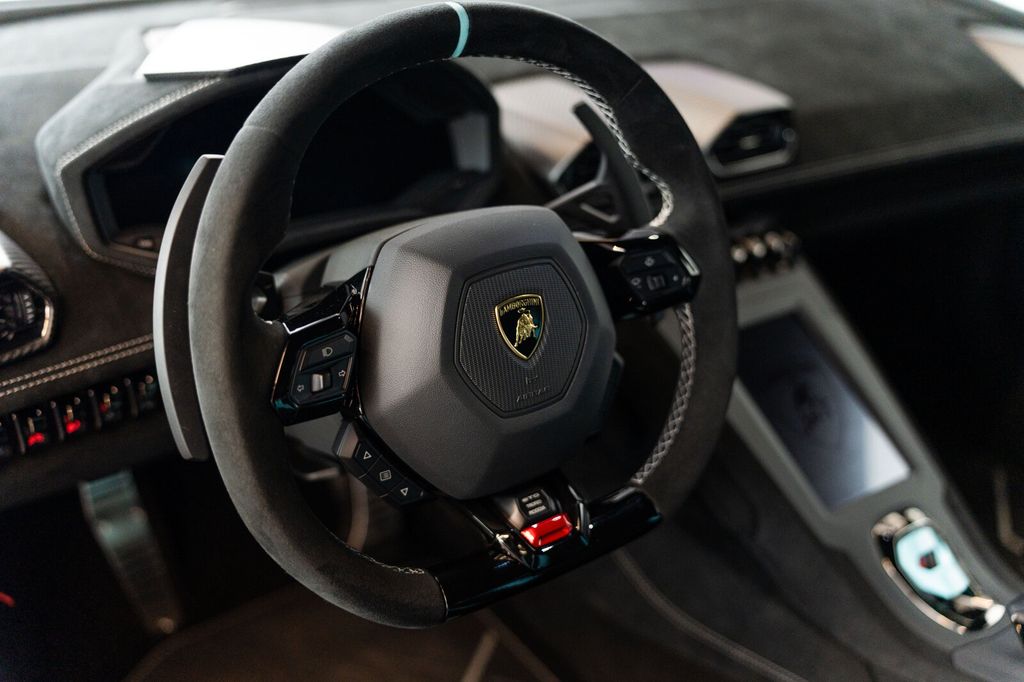 Lamborghini Huracán 2023