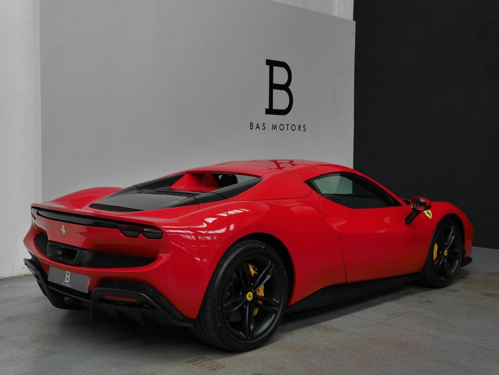 Ferrari 296 GTS 2025