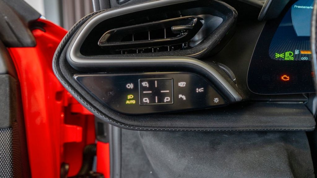 Ferrari 296 GTS 2025