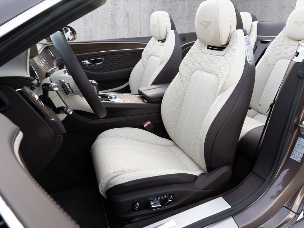 Bentley Continental GTC 2025