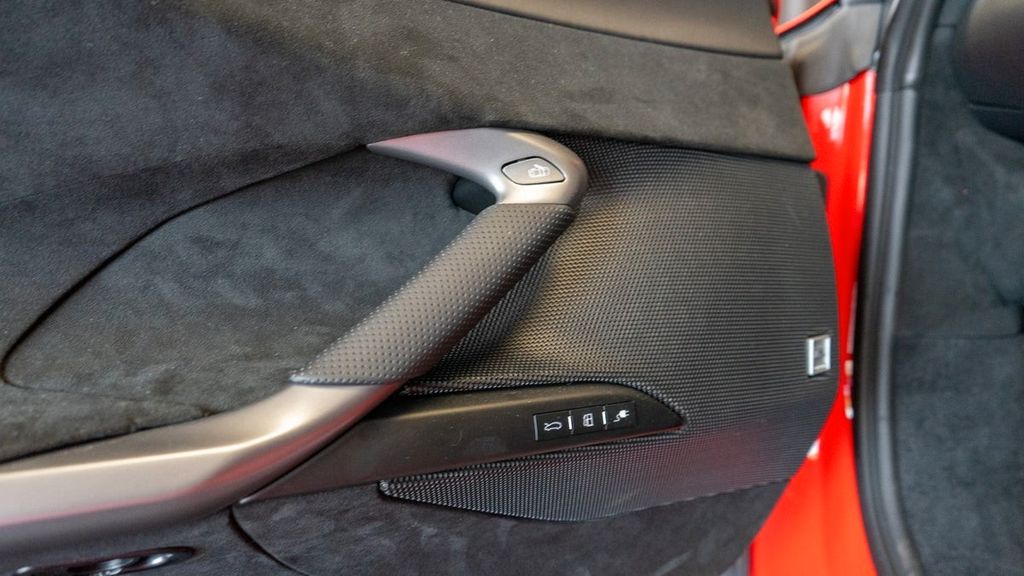 Ferrari 296 GTS 2025