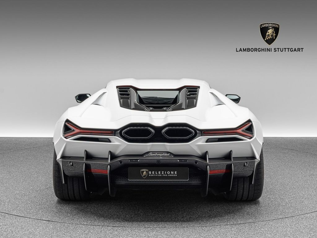 Lamborghini Revuelto 2024