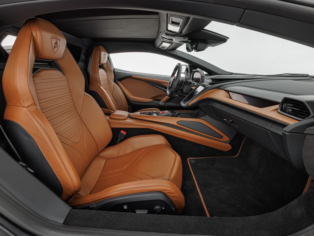 Lamborghini Revuelto 2024