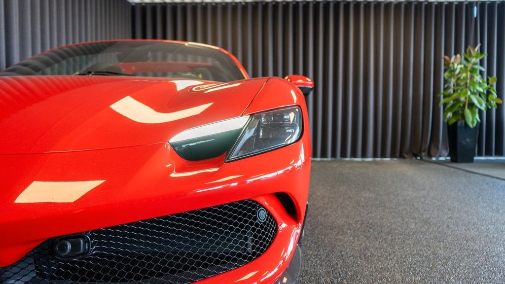 Ferrari 296 GTS 2025