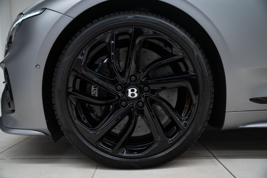 Bentley Continental GTC 2024