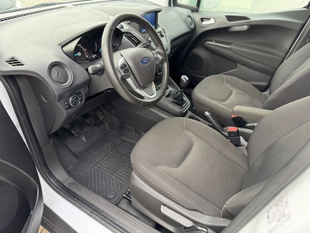 Ford Transit Courier 2021