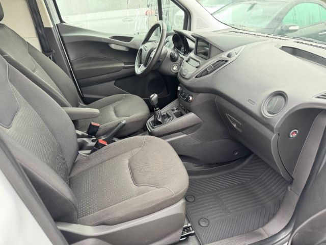 Ford Transit Courier 2021