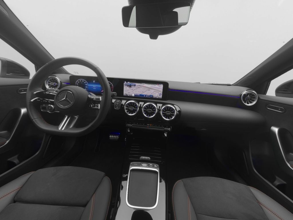 Mercedes-Benz A 200 2024