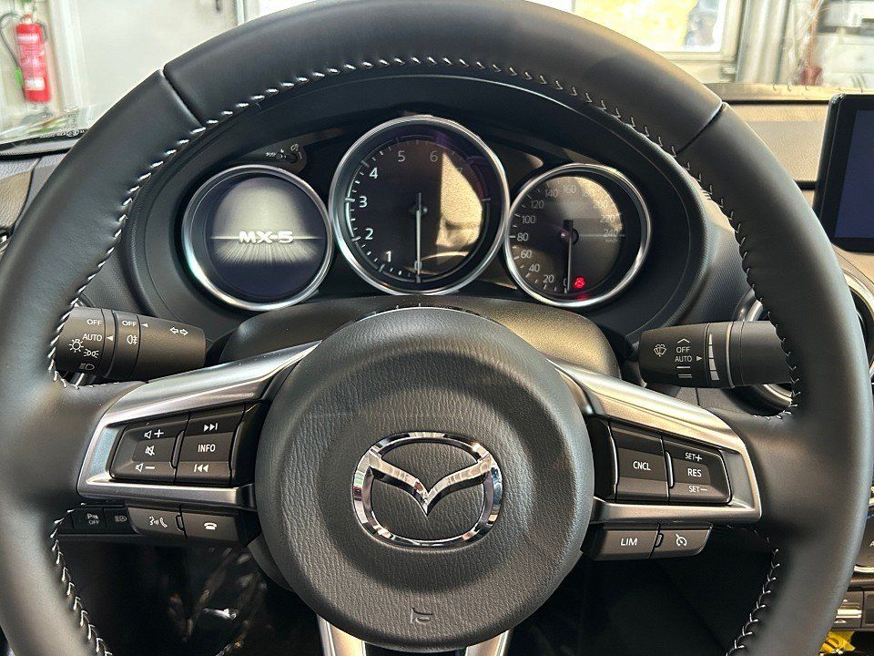 Mazda MX-5 2025