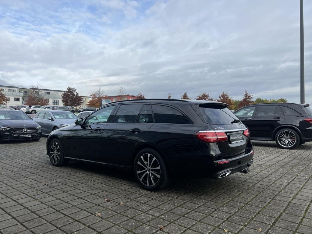 Mercedes-Benz E 300 2022