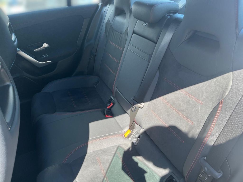 Mercedes-Benz CLA 220 2024