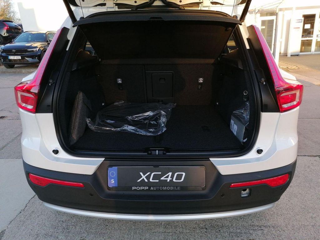 Volvo XC40 2025