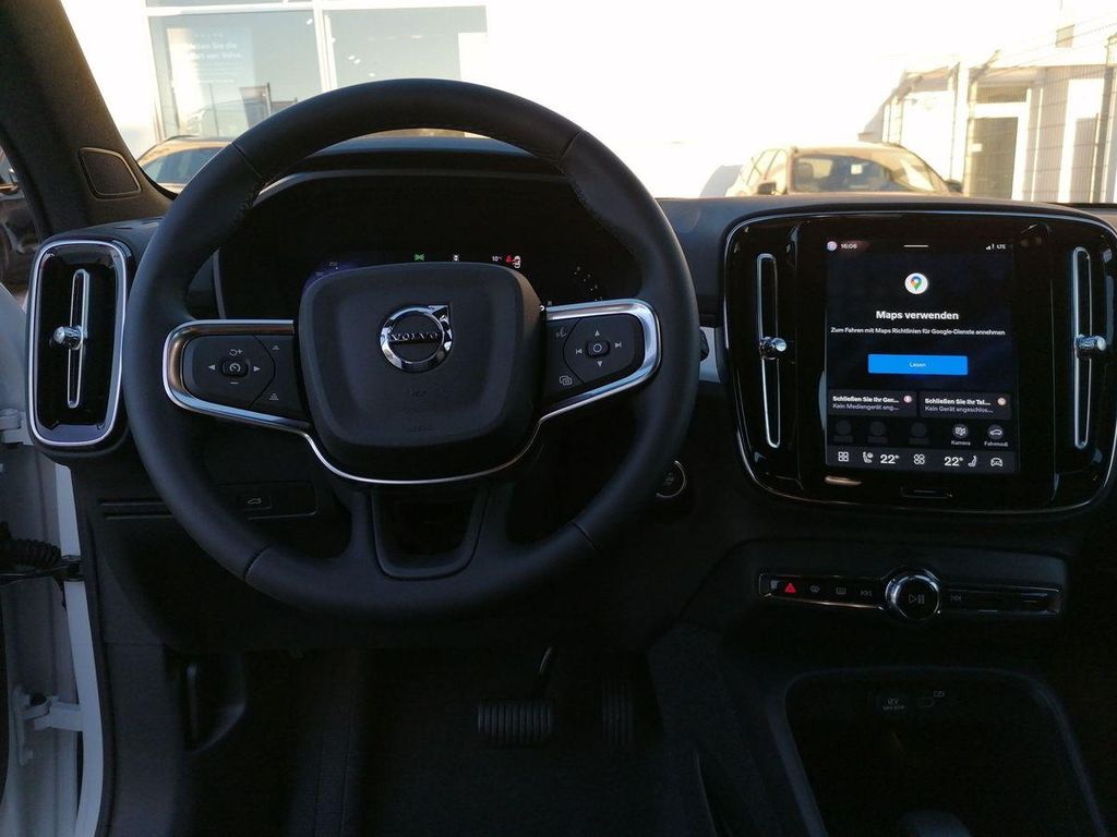 Volvo XC40 2025