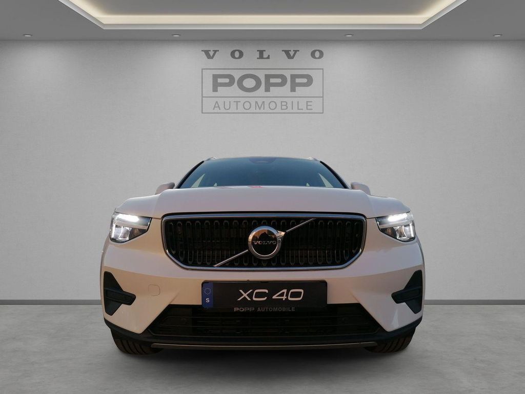 Volvo XC40 2025