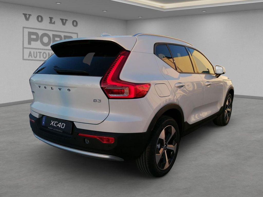 Volvo XC40 2025