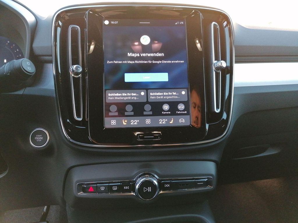 Volvo XC40 2025