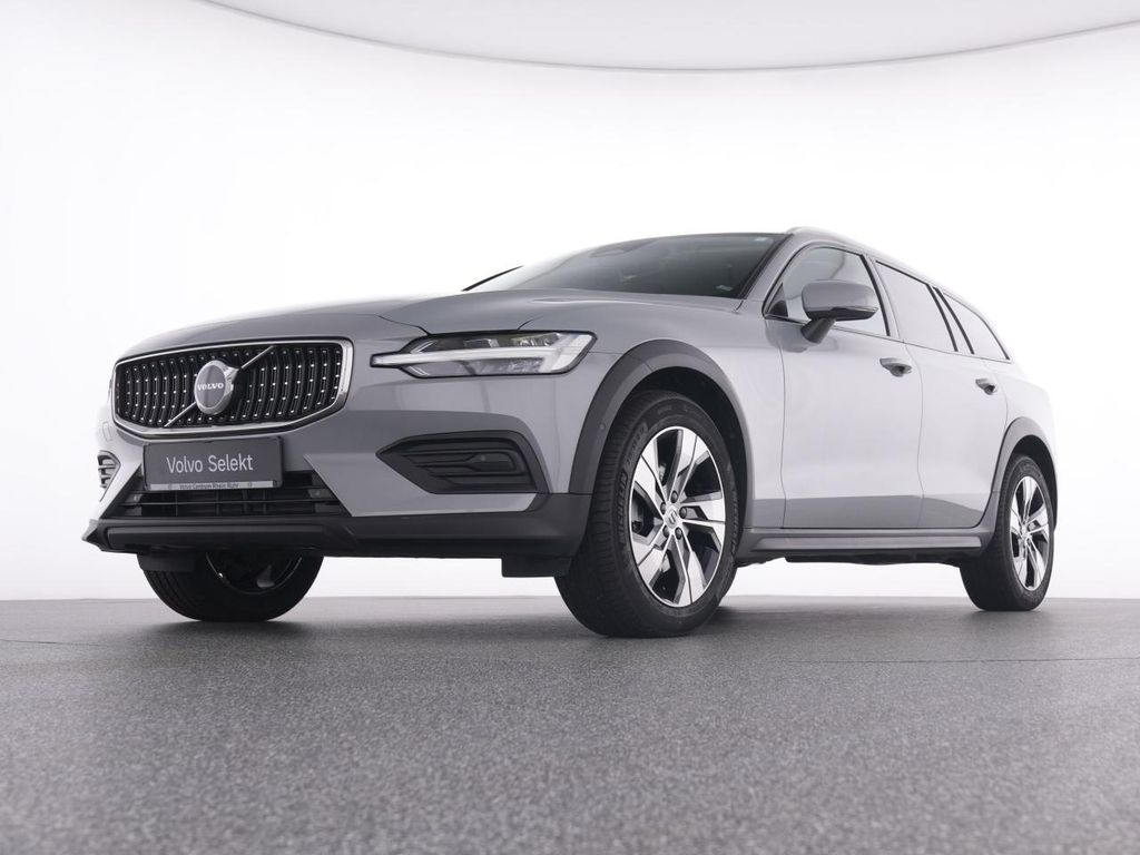 Volvo V60 Cross Country 2023