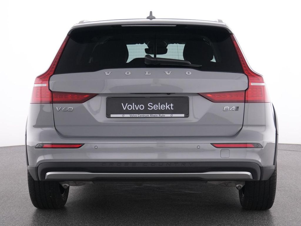 Volvo V60 Cross Country 2023