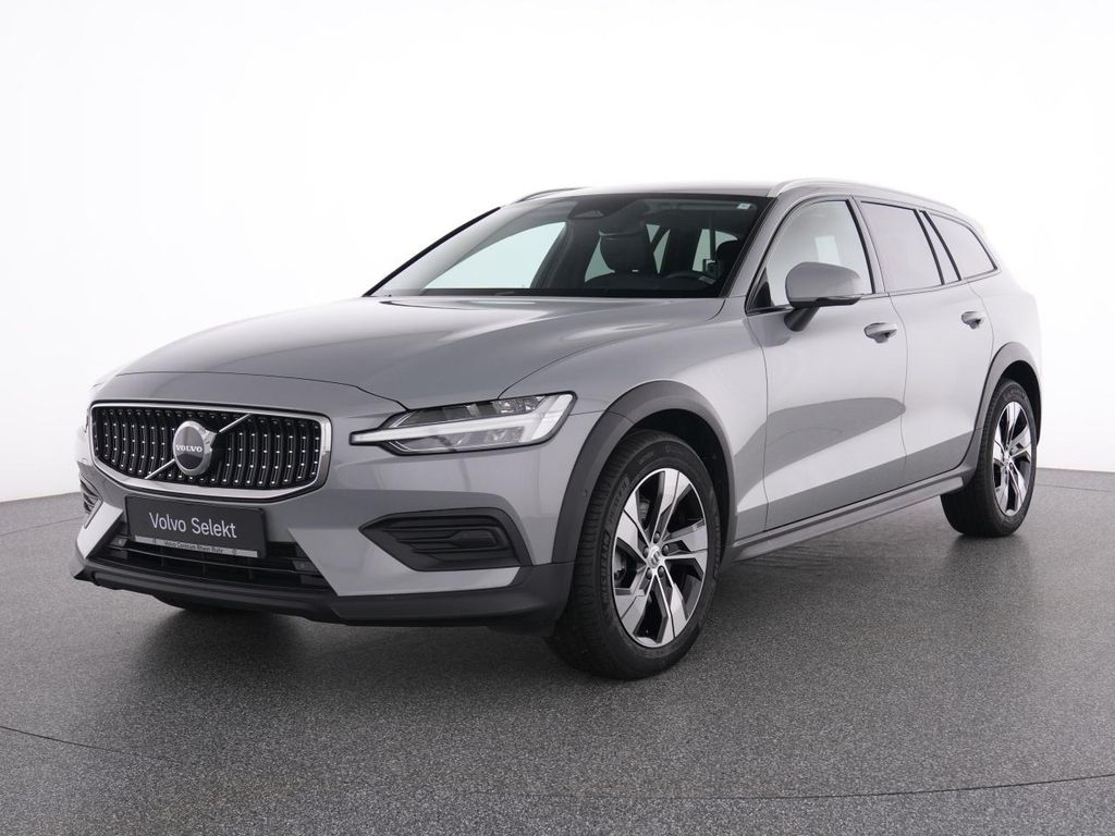 Volvo V60 Cross Country 2023