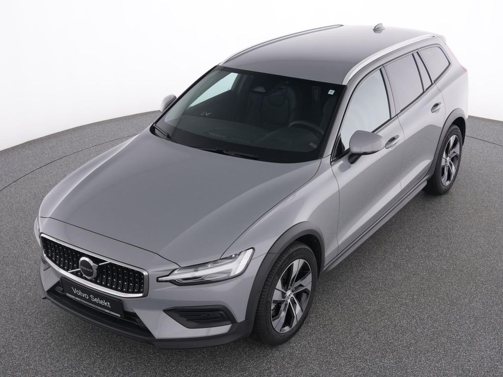 Volvo V60 Cross Country 2023