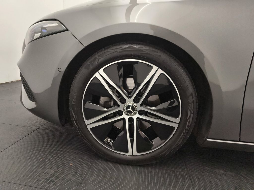 Mercedes-Benz A 200 2025