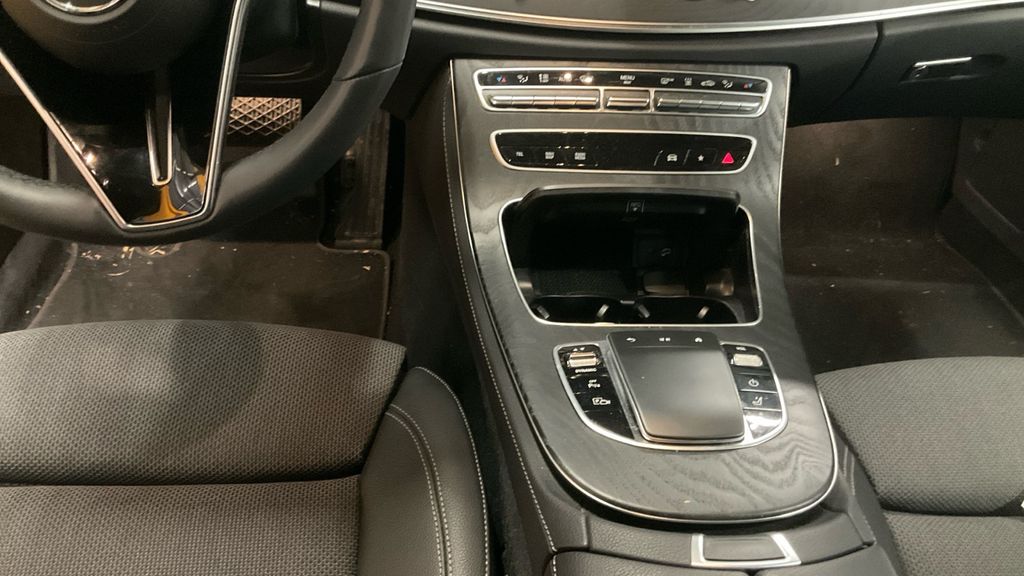 Mercedes-Benz E 300 2022