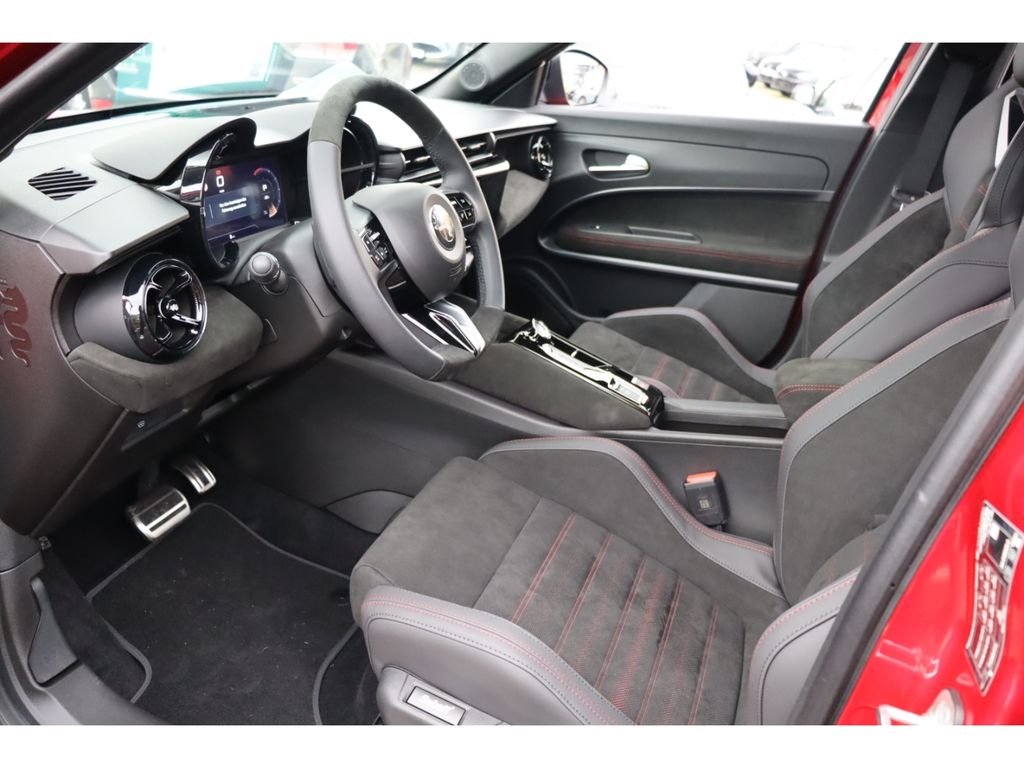 Alfa Romeo Junior 2025