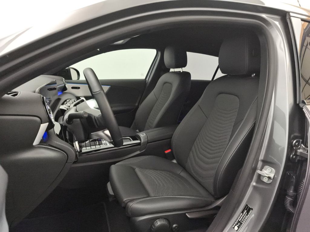 Mercedes-Benz A 200 2025