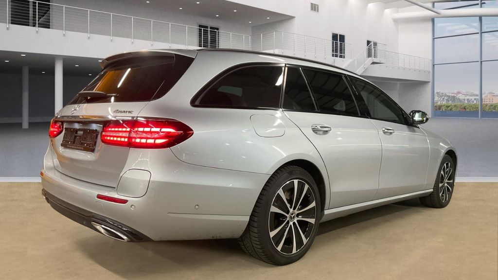 Mercedes-Benz E 300 2022