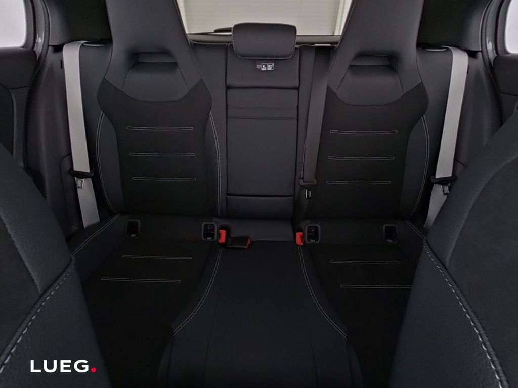 Mercedes-Benz A 180 2025