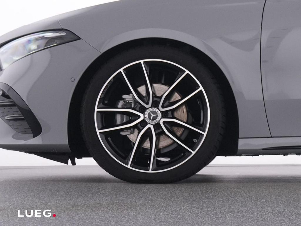 Mercedes-Benz A 180 2025