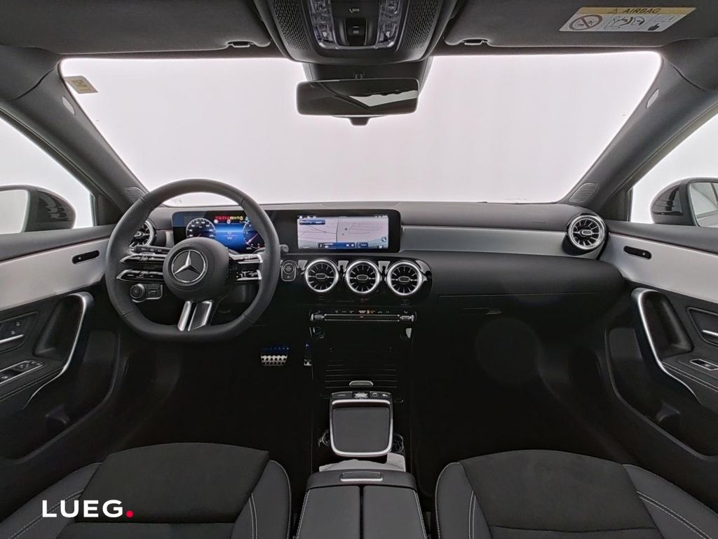 Mercedes-Benz A 180 2025