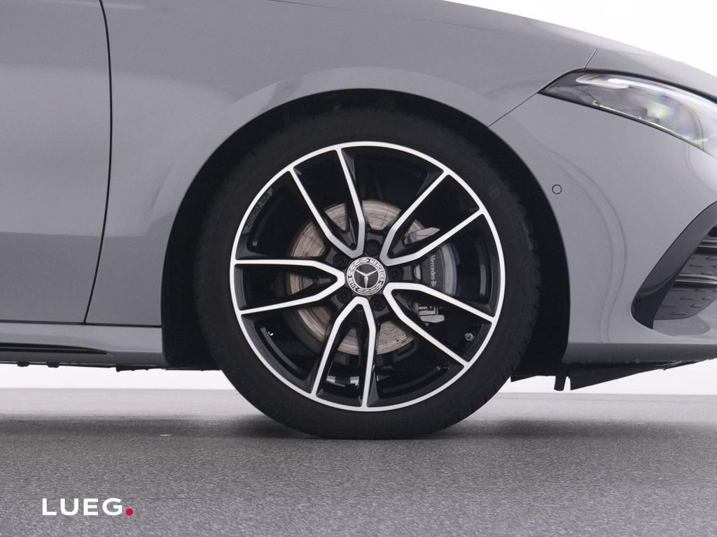 Mercedes-Benz A 180 2025